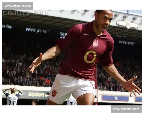 海布里 20 周年致敬！阿森纳第三客场球衣奶白鎏金复刻经典，环保材质续写传奇